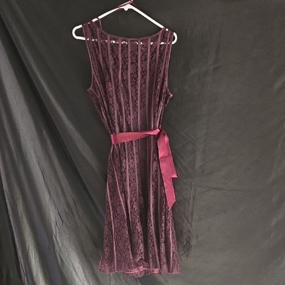 SLNY Burgundy Lace Midi Dress with Satin Tie - Picture 1 of 9